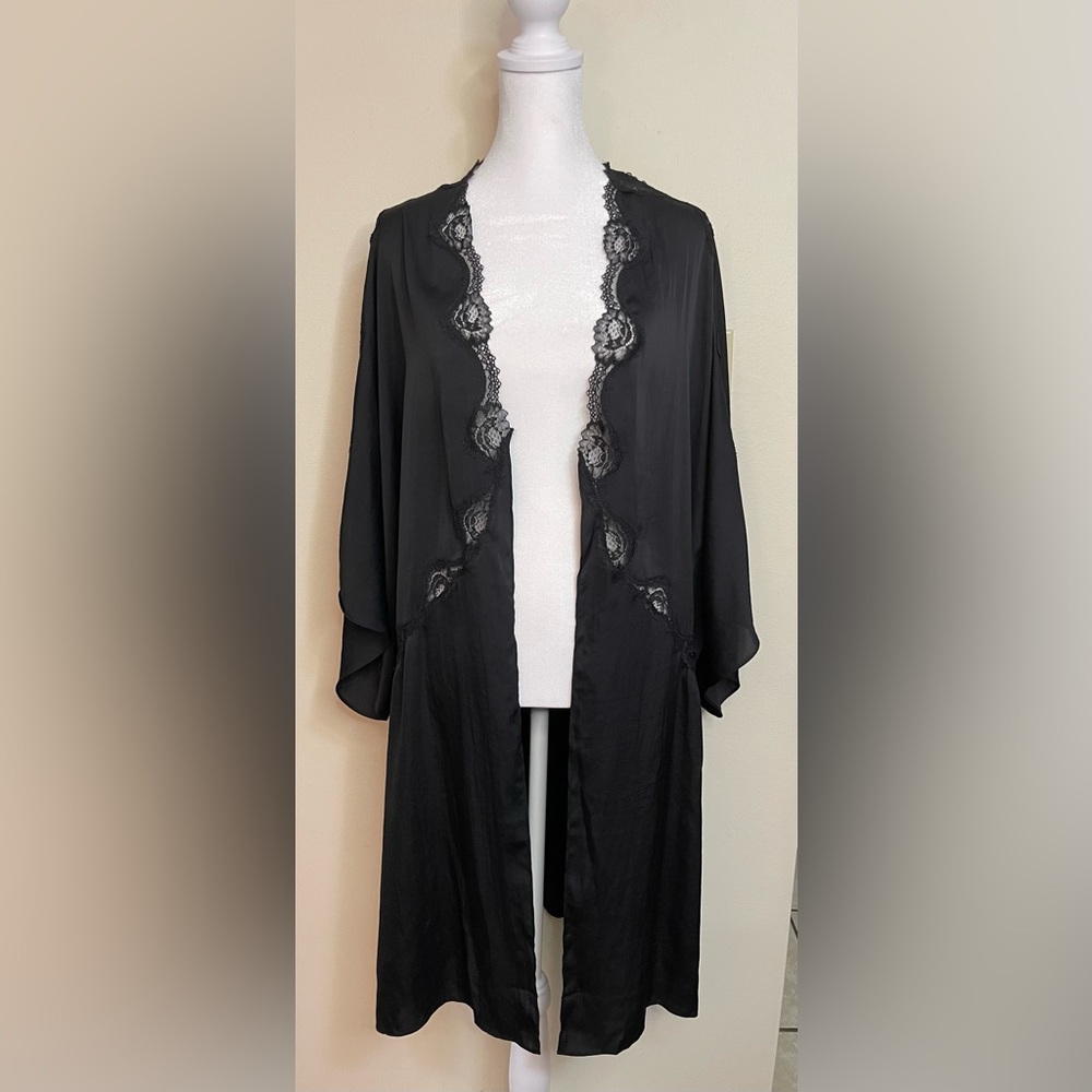 Victoria’s Secret Satin Crochet Lace-Trim Kimono Robes Cover-Up. size XS/S. NWT - Picture 9 of 17